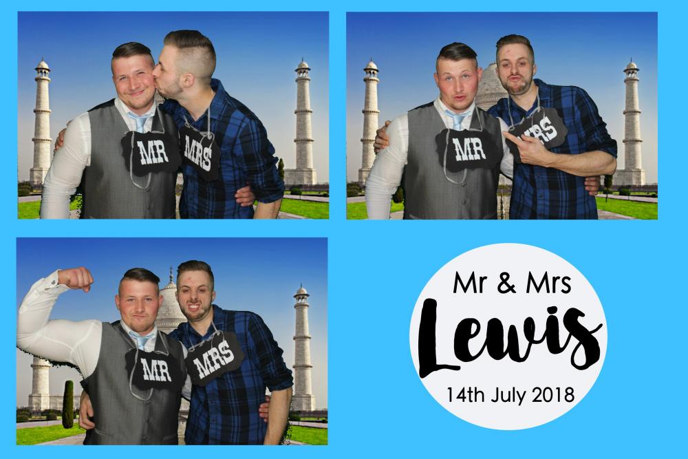 Mr & Mrs Lewis's Wedding | View more photos from the event at images.mobile-photo-booth.com/u/MobilePhotoBoothUK/Mr-Mrs-Lewiss-Wedding